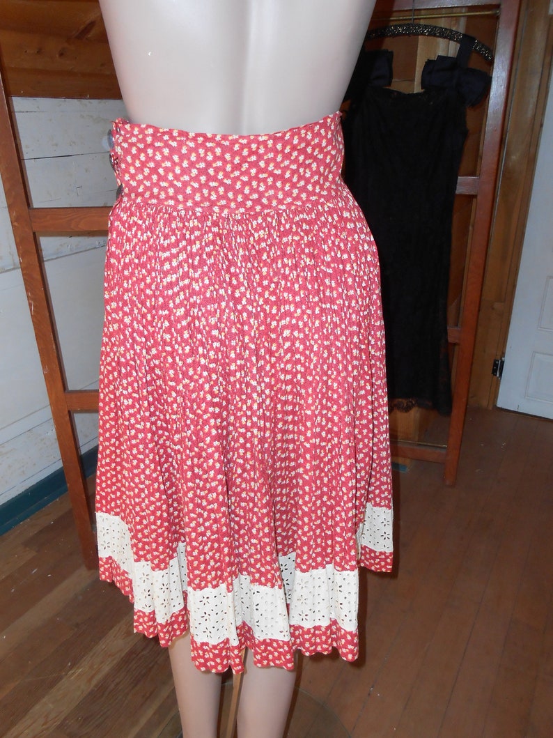 Size S-M Vintage Red-White 50/'s Cotton Full Skirt with Wide Waistband