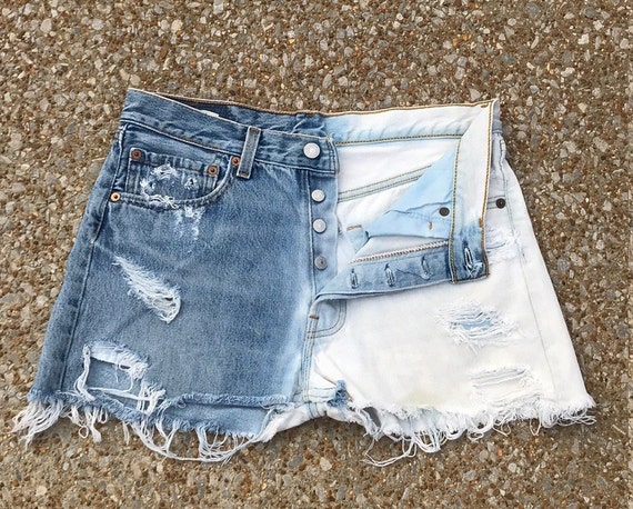 Vintage Levi’s 501 cut off jean shorts size 6 - image 1