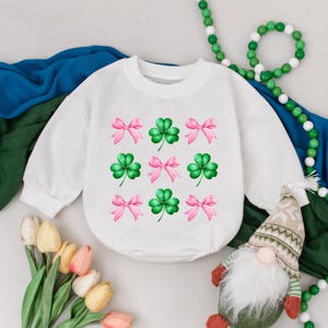 Patrick&#39;s Day Bow Baby Romper, St. Patrick&#39;s Day Shamrock Bodysuit, Bubble Romper, Irish Baby Gift, Clover Baby Outfit, Lucky Charm Baby