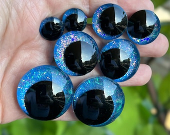 Blaue Sicherheitsaugen, irisierender Glitter, Platinen-Stil, mehrere Größen, UV-Resin, handbemalt,