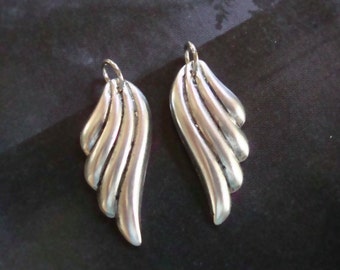 Wings, Pendants or Earring Supply, Great Necklace Components, Small Silver Ox With Ring