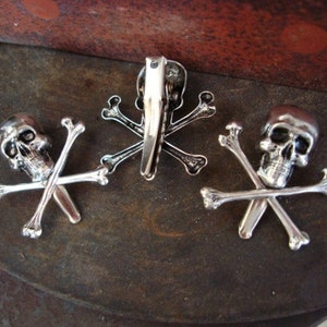 1 Custom Small SKULL Clip OR Lapel Pin , Gothic Silver Accessory, Metal Bonded Together NOT Glued, Clothing, Purses, Jewelry, Unlimited uses