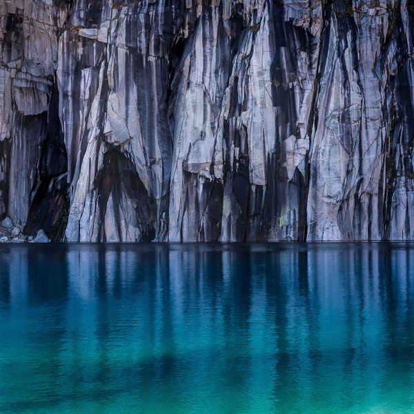 Precipice Lake nella luce del mattino, Sierra Nevada - Stampa d'arte