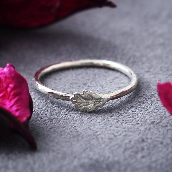 A delicate leaf ring .925 sterling silver ring, leaf ring, dainty leaf ring, minimalist leaf ring, delicate leaf ring, Christmas gift