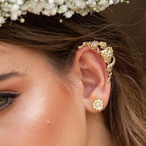 Fleurs de marguerite Brassard d’oreille, Bijoux en marguerite, bijoux de chenille d’oreille, grimpeur d’oreille, enveloppement d’oreille, veste d’oreille, plaqué or 18ct, non percé