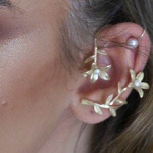 Floral Ear Cuff With pearls, ear jewelry, ear climber, ear wrap, ear jacket, Bridal jewelry .flowers ear cuff. no piercing needed