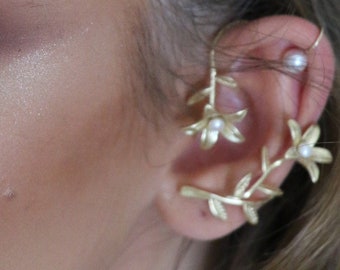 Floral Ear Cuff With pearls, ear jewelry, ear climber, ear wrap, ear jacket, non pierced. Bridal jewelry .