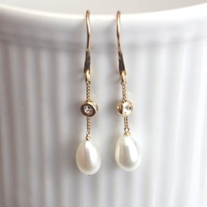Elegant Freshwater pearl earrings, Pearl drop earrings, Bridal earrings, Natural pearls, Gold Fill  earrings, Bridesmaid gift or silver
