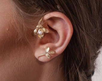 Flowers Ear Cuff , ear jewelry, ear climber, ear wrap, ear jacket, non pierced. Bridal jewelry .flowers ear cuff. no piercing needed