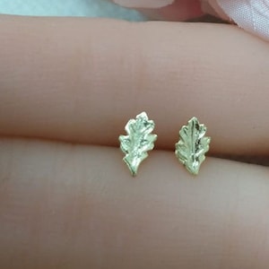 Solid gold Oak Leaf studs- leaf studs- Real 14K Gold oak leaf- oak leaf jewelry- small leaf studs- small stud earrings.  gift for her
