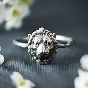 925 Sterling Silver Lion Ring, Leo Zodiac, Leo Ring, Animal Ring, Strength charm, Fierce, Dainty Lion Ring,Delicate, Leo gifts, gift for her