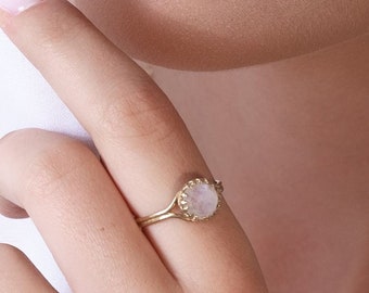 Natural  Moonstone  ring. gold ring, gemstone ring, semiprecious ring, June birthday ring, bling ring,vintage ring.Promise Ring .