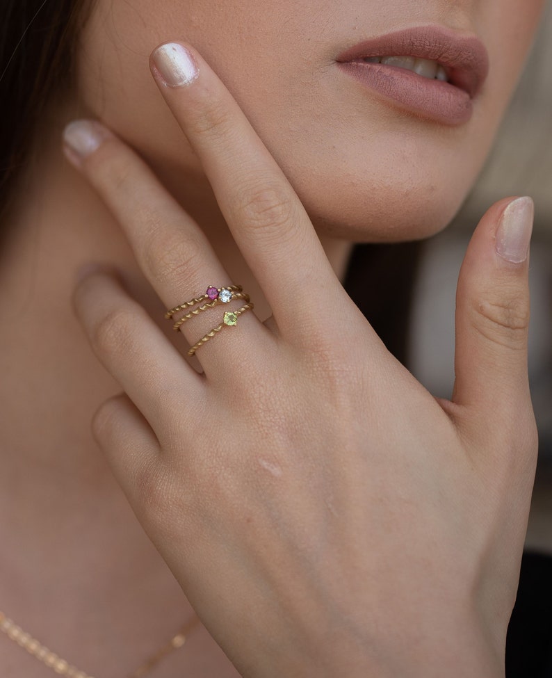 Stapelring, natuurlijke ronde gesneden edelsteen stapelen ring, enkele solitaire ring, delicate sieraden, geschenken voor haar , gouden ring afbeelding 1