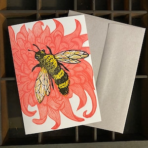 Tarjeta de xilografía de abeja de miel