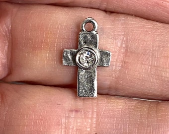 Small Crystal Cross Pewter Charm pendant Religious Hammered Altered Art Supplies Jewelry Rustic antique silver 2 pcs (PL18)