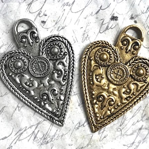 1 pc Large Pewter Heart Pendant Antique Gold or Silver Altered Art Supplies Jewelry Love Valentine Heart (PL5)