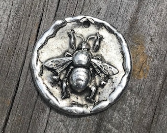 Bee Charm Pendant Bumble Bee jewelry Artisan Original components Necklace Pendant bracelet supplies insect nature Antique Silver 1 pc (PL1)