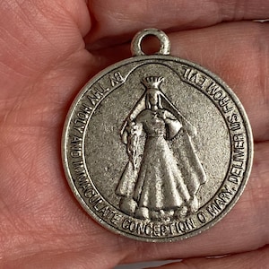 Our Lady Of America medal medallion pendant Blessed Mother Mary Religious Catholic Necklace Charm Pewter Antique silver  1pc (PL11)