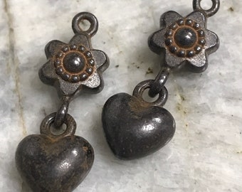 Pewter heart flower drop Rustic Pendant Altered Art Supplies Jewelry Rusty brown Finish 1 pc (RB5)