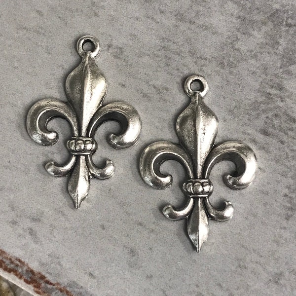 Fleur de lis pendant Cross Charms Religious Supplies Jewelry Pewter NOLA New Orleans Saints antique Silver 2 pcs (PL3)
