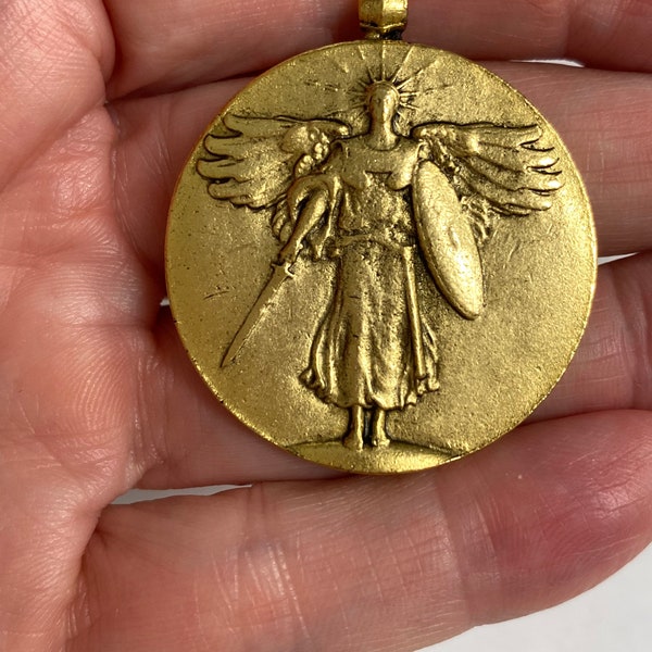 Victory Medal Angel Warrior Coin Token Replica WW1 Jewelry components Necklace Findings Charm Pewter Antique Gold 1 pc (PL9)
