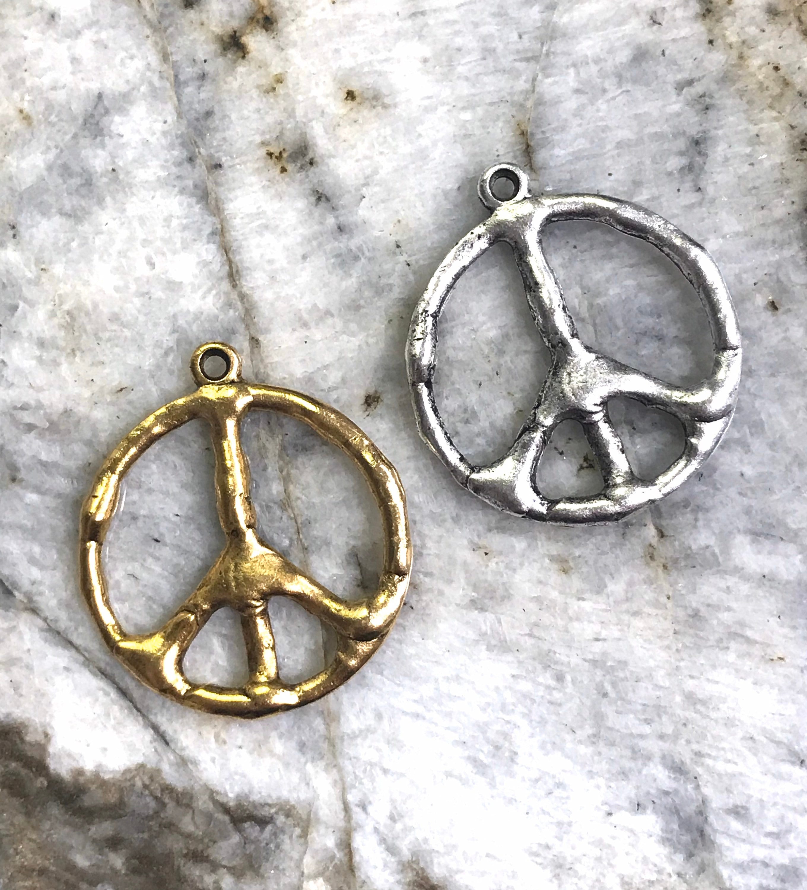 1 Box 200pcs Peace Charms Peace Sign Charm 2 Sizes Stainless Steel Peace Symbol Charms Flat Round Hollow Metal Charms for Jewelry Making Charm DIY