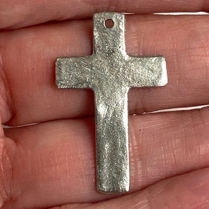 Pewter Rugged Cross Hammered Religious Pendant Charm Altered Art Supplies Jewelry antique silver 1 pc (PL19)