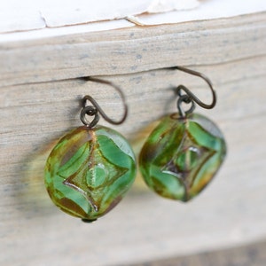 Light Green Antique Earrings / Czech Glass Beads / Brass / Neo Vintage Jewelry