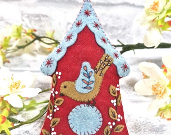 Folk Birdhouse Felt Craft Mini Kit