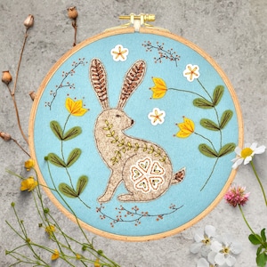 Wild Hare Appliqué Felt Hoop Kit