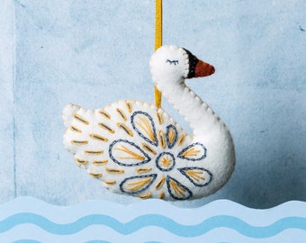 Swan Felt Craft Mini Kit