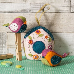 Kit de manualidades de fieltro con casa de pájaros y pájaros