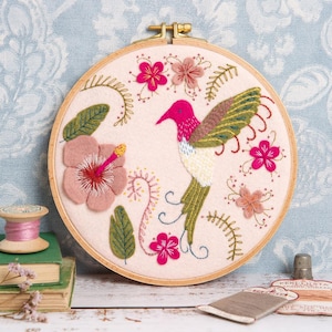 Hummingbird Appliqué Felt Hoop Kit