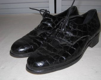 Shop Closing 50% off and Free Shipping - vintage Black Leather Lace Up Oxford by Cole Haan - size 6 1/2 medium