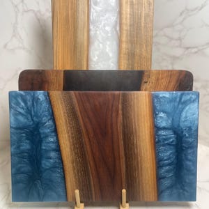 Live Edge & Epoxy Resin Charcuterie Board (16&quot;x11&quot;)