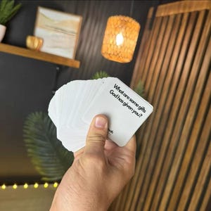Jeu de cartes de questions chrétiennes - Des cartes de questions sur la croissance de la foi pour développer votre foi, encourager et édifier seul ou avec des amis