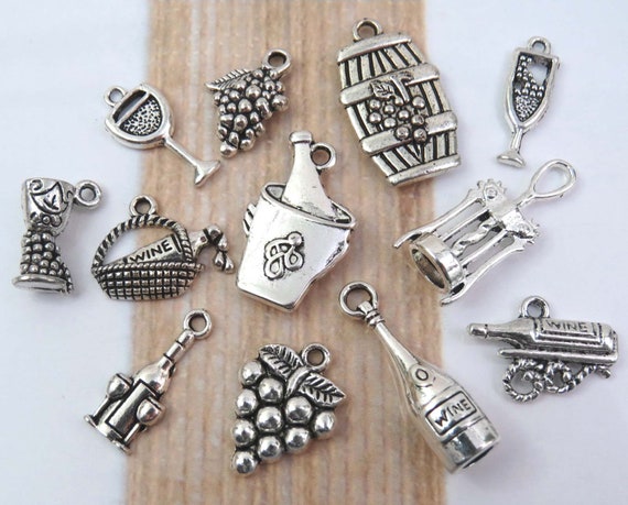 Graduation Hat Charm//Pendant Tibetan Antique Silver 17mm 3 Charms DIY Jewellery