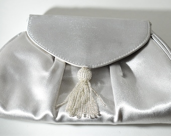 Vintage Silver Fabric Clutch Silver Rose Clasp, Fancy Evening Purse,  Vintage Clutches Wedding Vintage Party Purse, Silver Bag Vintage