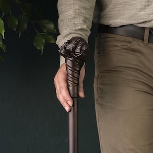 Schneckengriff Gehstock, Ergonomischer handgeschnitzter Holzstock, minimalistisches Geschenk für Papa, handwerkliche Gehhilfe, einzigartiges Herrengeschenk