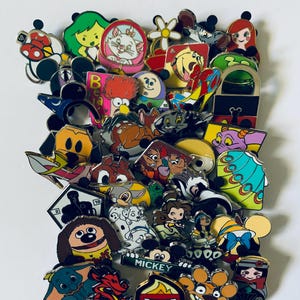 ディズニー ミッキー 75周年 額入りピンズセットlimitedEdition