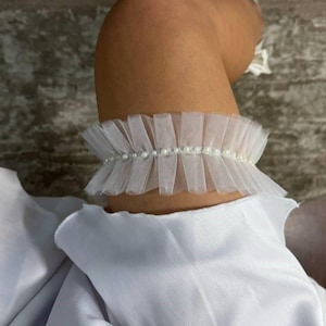 Light Ivory Wedding Garter for Bride | Simple Modern Bridal Garter with Elegant Tulle & Modest Pearl Accents