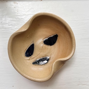 Handmade Ceramic Dish, Organic Shape Pinch Pot, Unique Abstract Pottery Trinket Bowl, Stoneware Ring Dish, Artisan Clay Spoon Rest