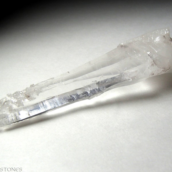 Diamantina Laser Quartz Wand, Rare Curved Formation // Crown Chakra // Crystal Healing // Mineral Specimen