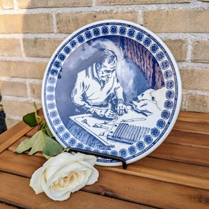 Vintage Delft Blue Plate – Dutch Cigar Roller Wall Decor