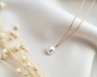 Long Pearl necklace with gold rope chain