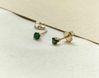 Green Solitaire Stud earrings