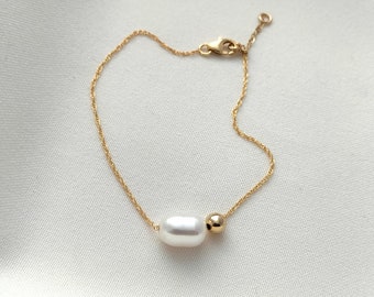 Pearl & gold bead bracelet - bridesmaid jewellery