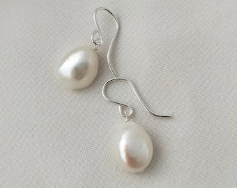 Classic Pearl Drop earrings