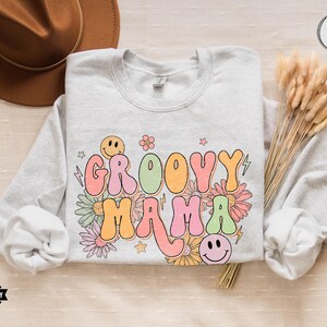Shirt groovy mama, outfit verjaardagsfeestje groovy, aangepaste familie groovy t-shirt, trendy moederdag shirt, groovy feest, groovy t-shirt, hippie shirt,