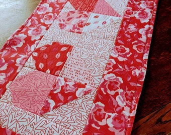 Valentine table runner*heart table runner*wedding table,Valentines table runner,table runner, whimsical table top